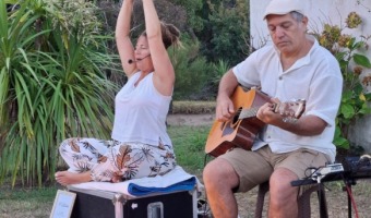 YOGA: LTIMO BAO DE BOSQUE EN LOS JARDINES DEL CHALET DE DON CARLOS